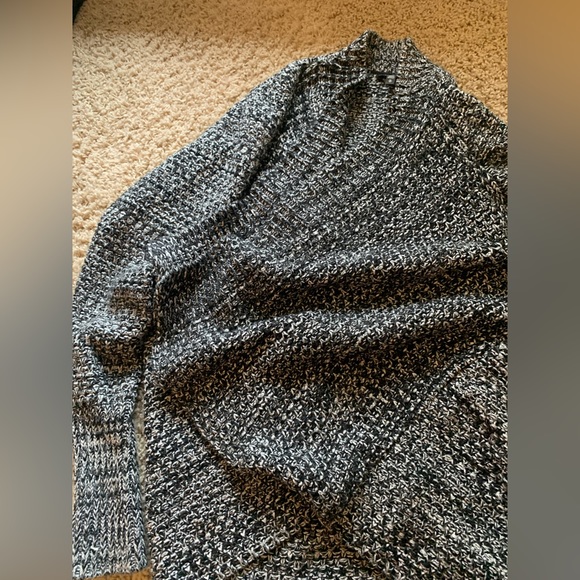 Express Open Cardigan, Size M - Picture 3 of 6